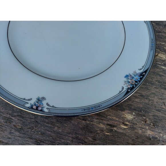 4 Noritake Squirewood 8 3/8" Salad Plates Floral Black & Gray - Picture 3 of 4